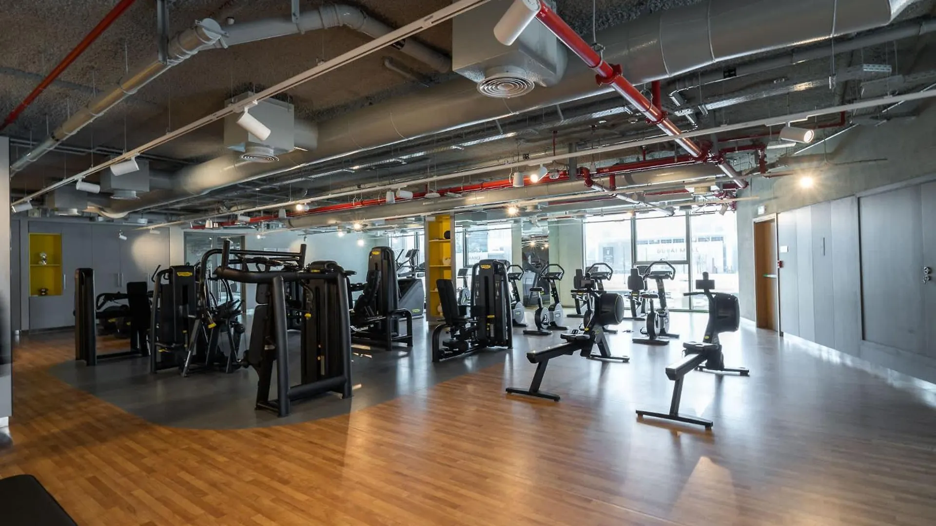 Daire 4 Bedroom In Downtown With Full Burj Khalifa Views Dubai