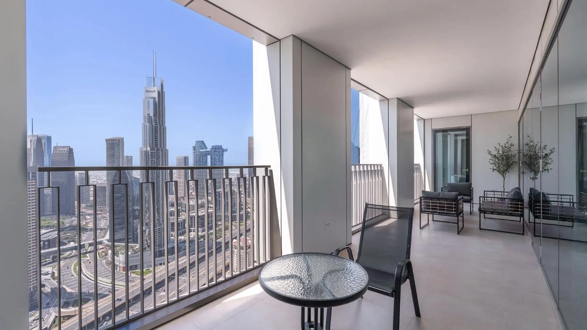 4 Bedroom In Downtown With Full Burj Khalifa Views Dubai Daire