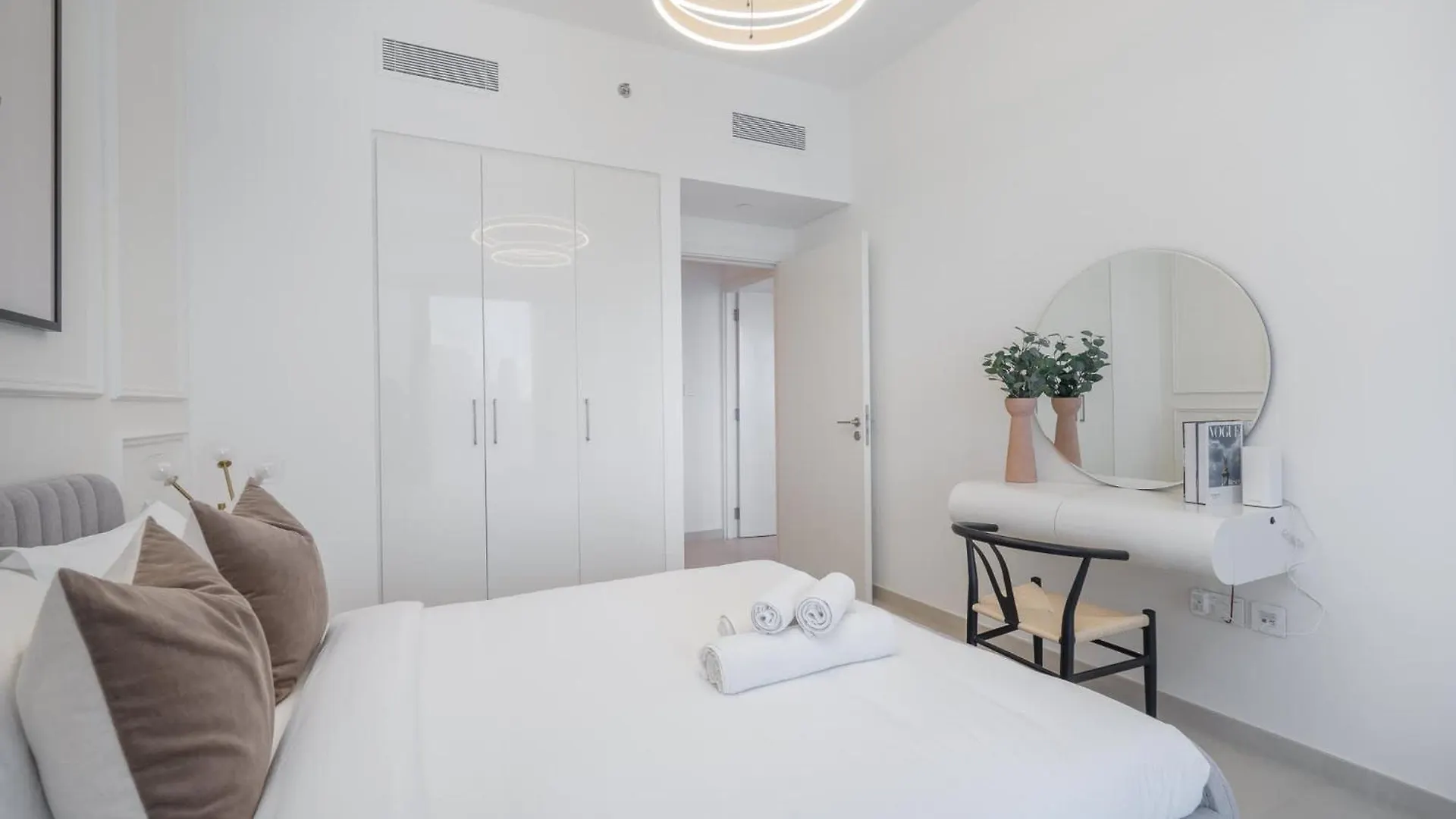 4 Bedroom In Downtown With Full Burj Khalifa Views Dubai Daire